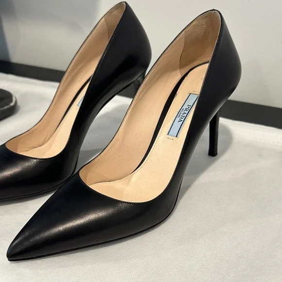 Prada Black Pointed Toe Pump Heel 38 - Picture 2 of 10